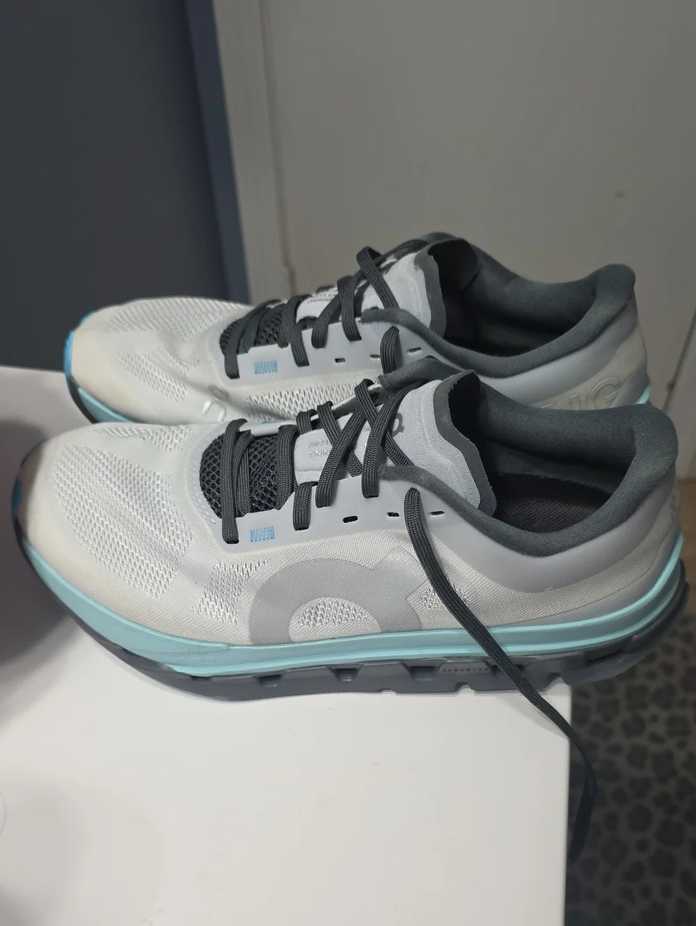 On Cloud Light Gray & Aqua Athletic Sneakers